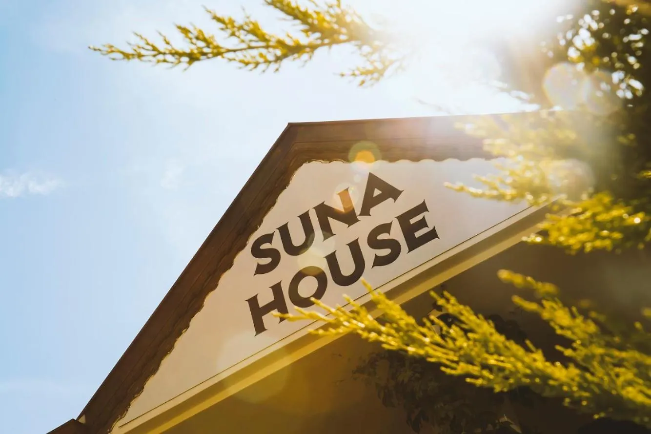 Suna House Söğüt Konukevi