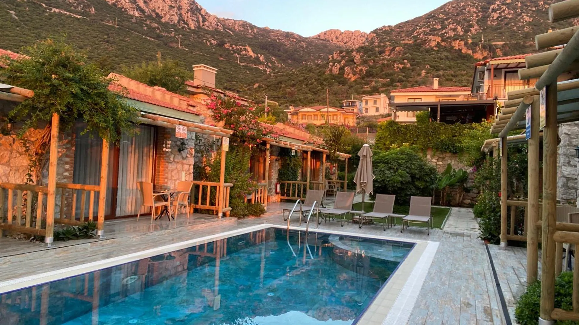 Konukevi Suna House Söğüt
