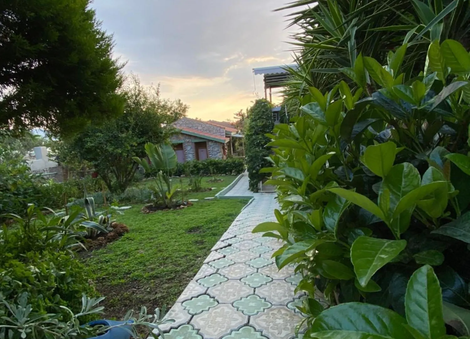 Suna House Söğüt Konukevi