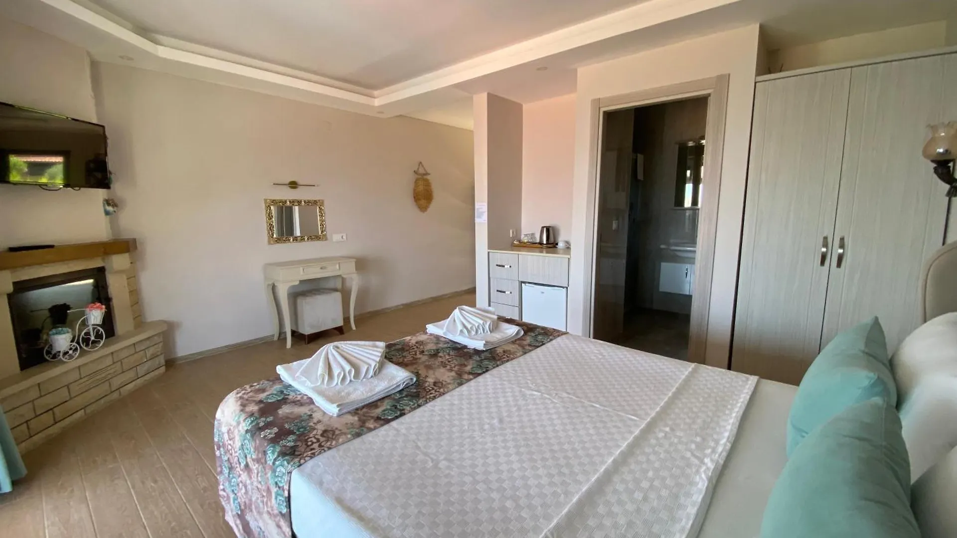 Suna House Söğüt Konukevi